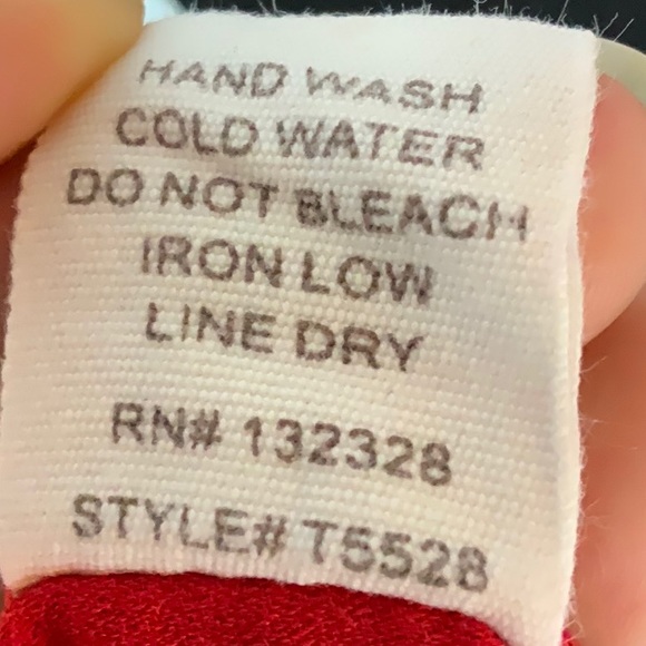 Tilly Anne red flowy boho top macrame details - Picture 6 of 6